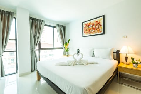 Suite, 1 Bedroom | In-room safe, free WiFi