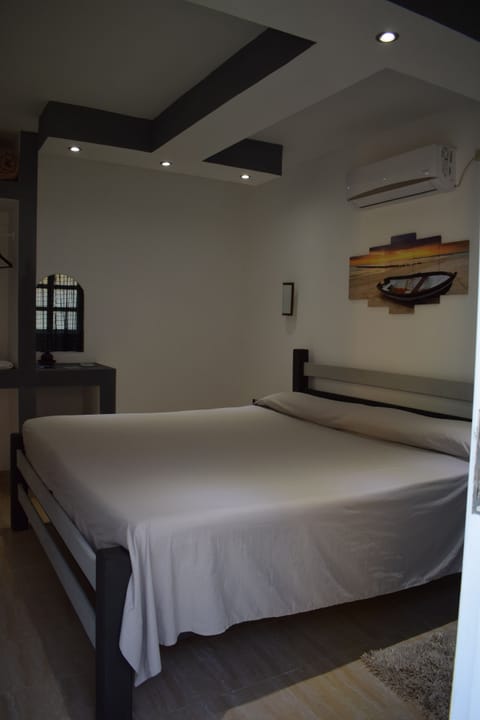 Double Room | Minibar, in-room safe, bed sheets