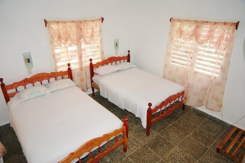 Standard Room, 2 Double Beds | Free WiFi, bed sheets