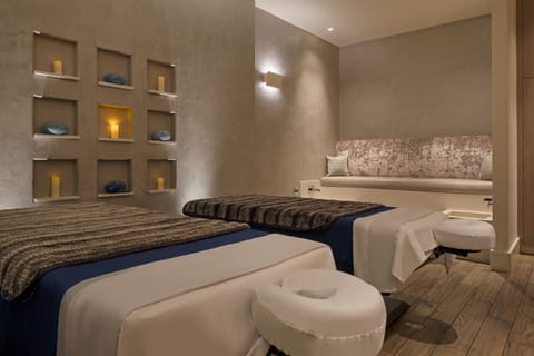 Couples treatment rooms, steam room, body treatments, aromatherapy