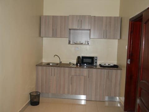 Standard Double Room | Private kitchen | Electric kettle