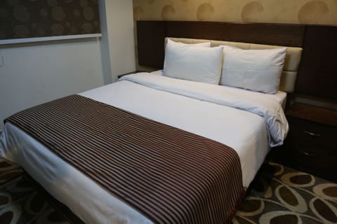 In-room safe, bed sheets, wheelchair access