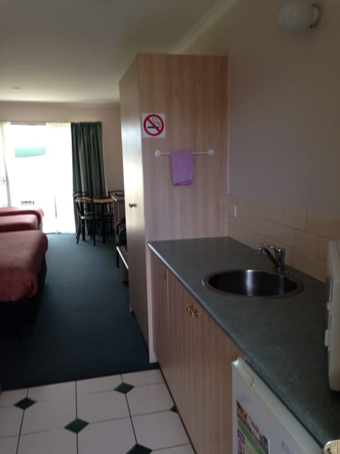 Family Room | Minibar, iron/ironing board, free WiFi, bed sheets