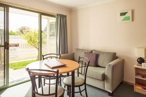 Standard Double Room | Minibar, iron/ironing board, free WiFi, bed sheets