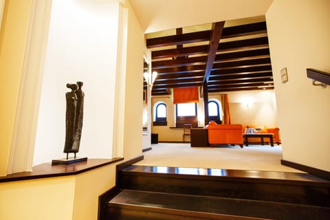 Tower Suite (Castle) | Minibar, in-room safe, individually decorated, individually furnished