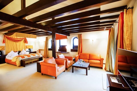 Tower Suite (Castle) | Minibar, in-room safe, individually decorated, individually furnished