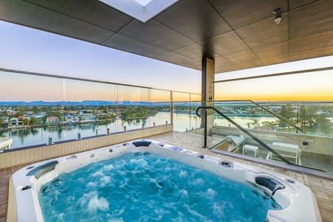 Indoor spa tub