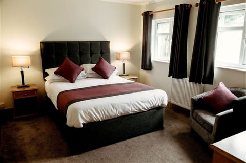 Standard Double Room | Desk, blackout drapes, soundproofing, iron/ironing board