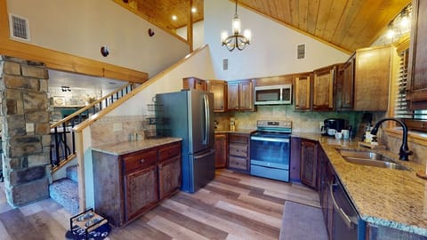 Glover-Bluff-Kitchen(1)