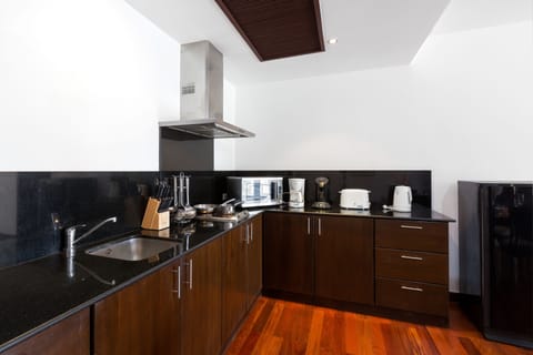 Three-Bedroom | Private kitchenette | Fridge, microwave, espresso maker, electric kettle