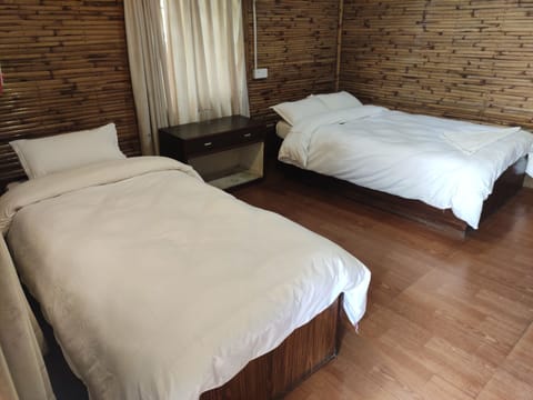 Deluxe Double or Twin Room | Desk, free WiFi