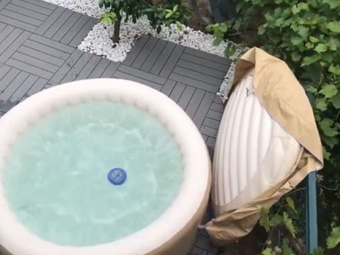 Water, Plant, Water Resources, Grass, Wood, Rectangle, Plastic