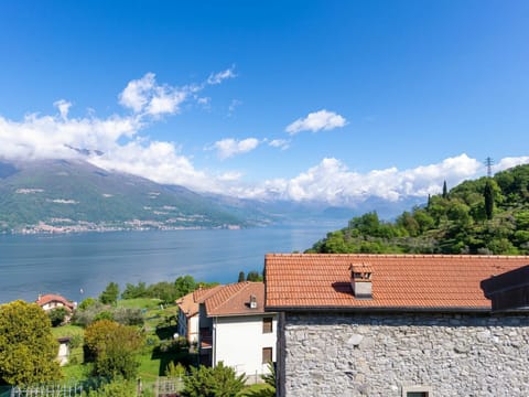 Cloud, Sky, Water, Daytime, Mountain, Building, Nature, Azure, Plant, Blue