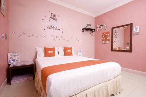 Deluxe Double Room | Desk, free WiFi, bed sheets