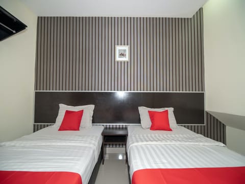 Deluxe Twin Room | Desk, free WiFi, bed sheets