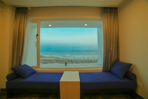 Executive Room, 1 Bedroom, Non Smoking, Sea View | Minibar, in-room safe, desk, laptop workspace