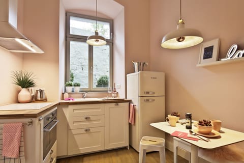 Design Studio, 1 Bedroom (Blue, incl. EUR 45 cleaning fee) | Private kitchen | Fridge, stovetop, dishwasher, electric kettle