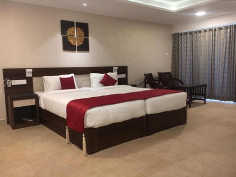 Executive Room | Egyptian cotton sheets, premium bedding, down comforters, minibar