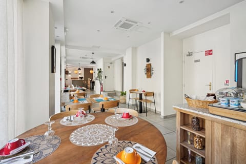 Daily buffet breakfast (EUR 14 per person)