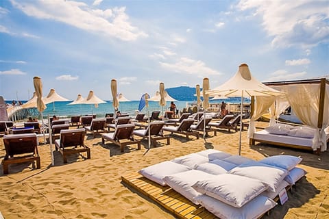 Beach nearby, beach cabanas, sun loungers, beach umbrellas