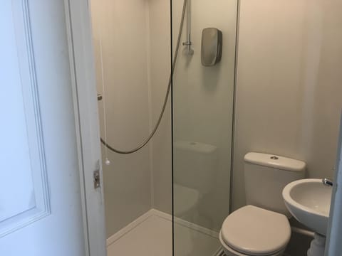Single Room with Sea View | Bathroom | Towels