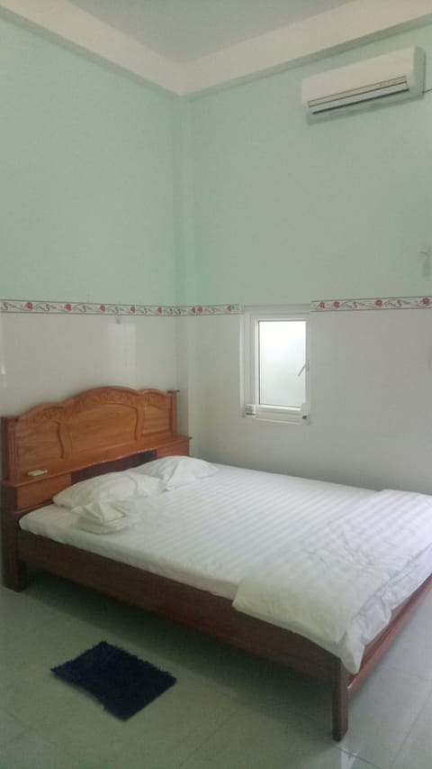 Standard Double Room | Iron/ironing board, free WiFi