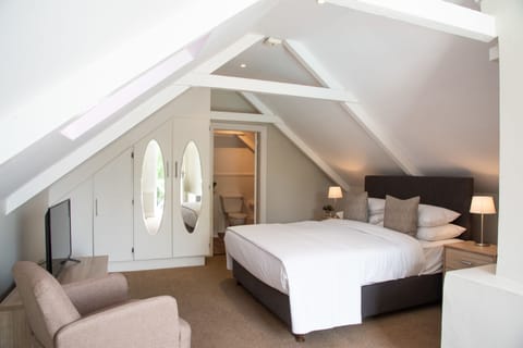 Studio (Loft) | Premium bedding, in-room safe, individually decorated