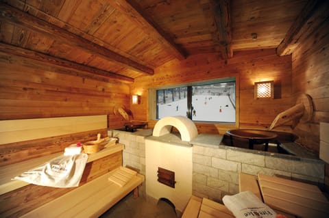 Sauna, steam room, massages