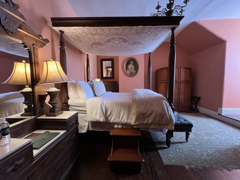 The John Leake Room | Iron/ironing board, free WiFi, bed sheets