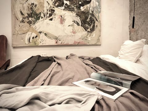 Art Suite | Egyptian cotton sheets, premium bedding, down comforters, pillowtop beds