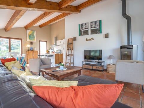 Property, Table, Couch, Azure, Wood, Picture Frame, Comfort, Interior Design, Window, Floor