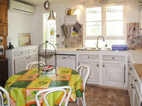 Cabinetry, Furniture, Property, Sink, Countertop, White, Kitchen Sink, Kitchen, Wood, Drawer