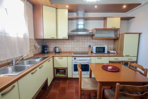 Comfort Villa, 4 Bedrooms, Partial Sea View | 1 bedroom, free WiFi