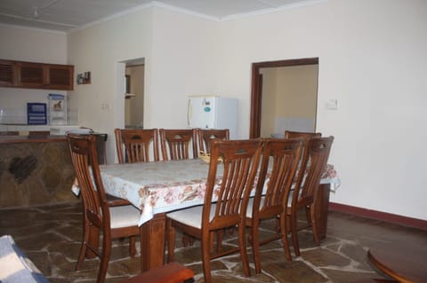 Bungalow, 2 Bedrooms | In-room dining