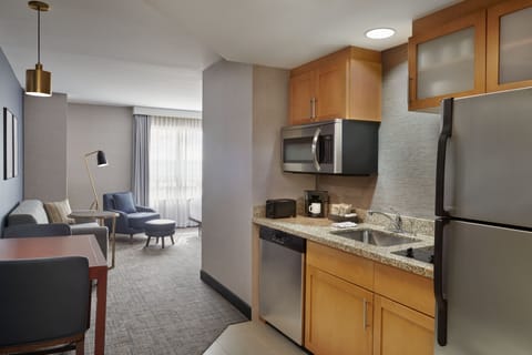 Studio, 1 King Bed (Urban) | Private kitchen | Fridge, microwave, stovetop, dishwasher