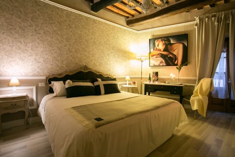 Junior Suite | Minibar, desk, free WiFi, bed sheets