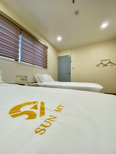 Deluxe Twin Room | Desk, free WiFi, bed sheets