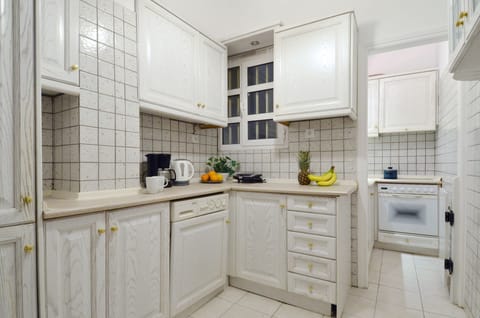 Apartment, 2 Bedrooms, Balcony | Private kitchen | Full-size fridge, oven, stovetop, coffee/tea maker