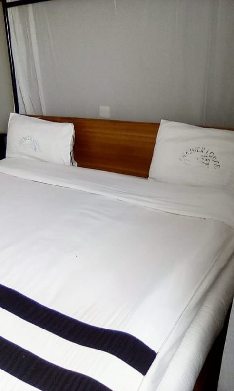 Single Room | Free WiFi, bed sheets