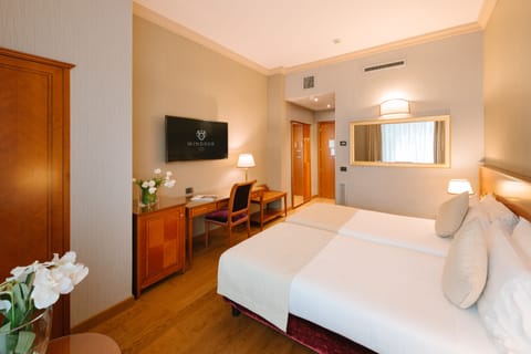 Executive Double or Twin Room | Hypo-allergenic bedding, free minibar, in-room safe, desk