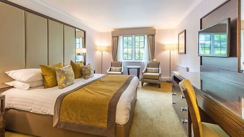 Classic Double Room | Premium bedding, in-room safe, desk, laptop workspace