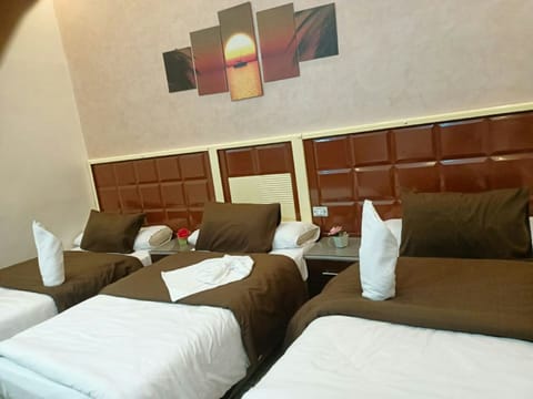 Triple Room | 1 bedroom, in-room safe, free WiFi, bed sheets