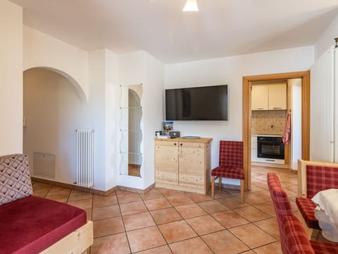 Interior Design, Furniture, Flooring, Ceiling, Floor, Room, Living Room, Couch, Apartment