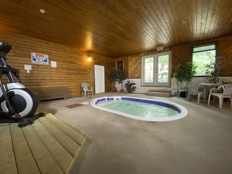 Indoor spa tub