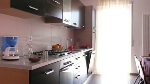 Apartment, 2 Bedrooms, Balcony, Mountain View | Interior