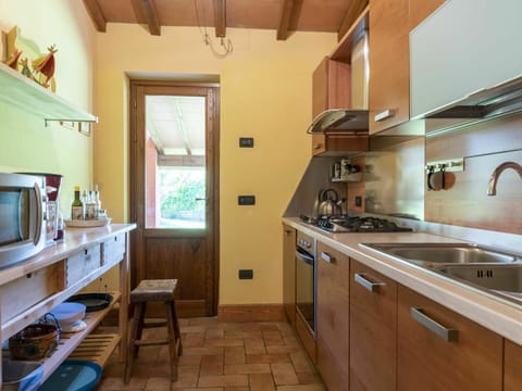 Cabinetry, Kitchen Sink, Countertop, Furniture, Sink, Property, Building, Tap, Kitchen Appliance, Kitchen Stove