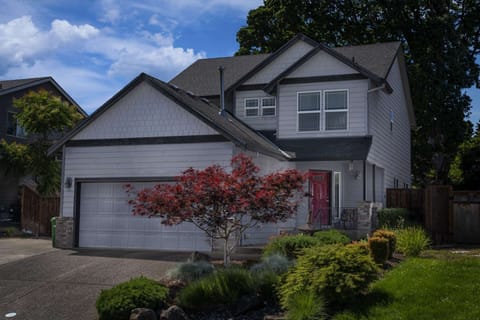 Welcome to Dundee Park Place! Please enjoy our spacious rental in the heart of Oregon wine country.