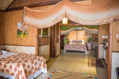 Deluxe Bungalow, Oceanfront (Fale) | Egyptian cotton sheets, premium bedding, Select Comfort beds, minibar