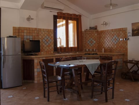 Villa, 1 Bedroom, Smoking, Private Pool | Private kitchen