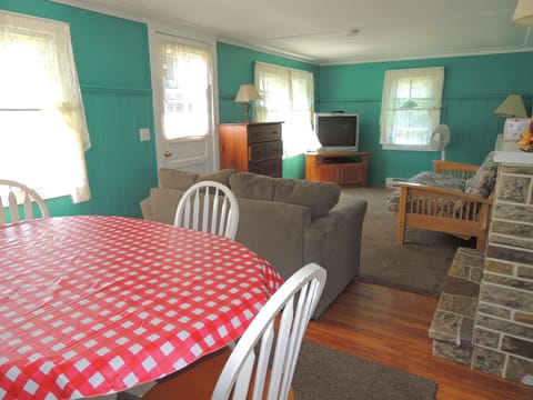 Cottage, 1 Bedroom | Iron/ironing board, free WiFi, bed sheets